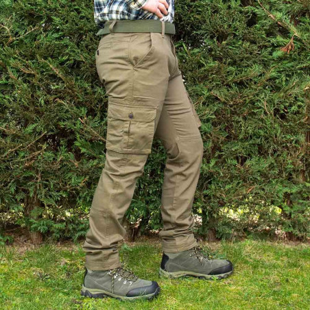 Pantalon plissé en sergé toucher peau de pêche délavé Claremont pour homme en bleu foncé