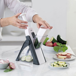Verticale mandoline met opvangbak